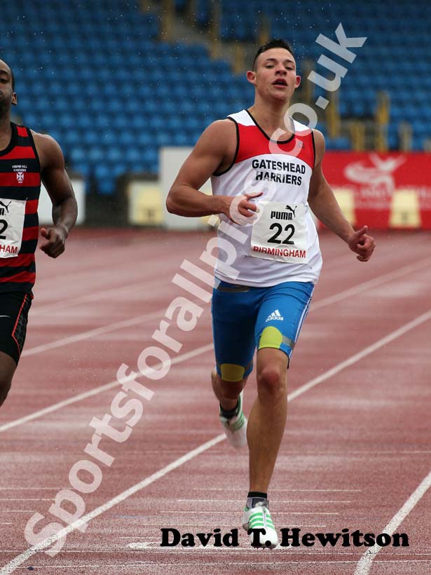 Christian Carson (Gateshead Harriers), 200 metres at the 2012 England and North Champs.